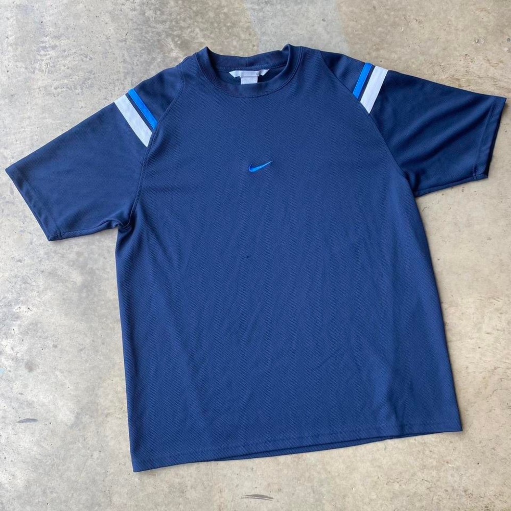 Vintage Y2k Nike center swoosh 100% polyester jersey shirt